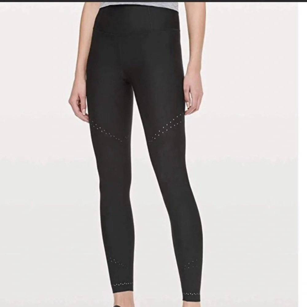 Lululemon Back In Focus Running Tights. Size 4